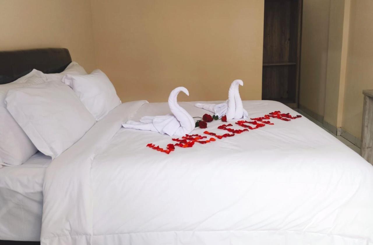 The Laviana Hotel Ловина Экстерьер фото
