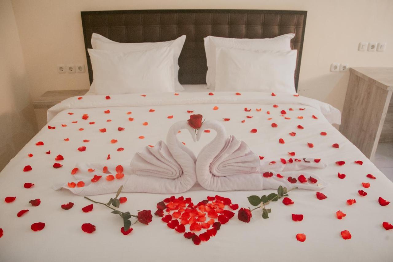 The Laviana Hotel Ловина Экстерьер фото
